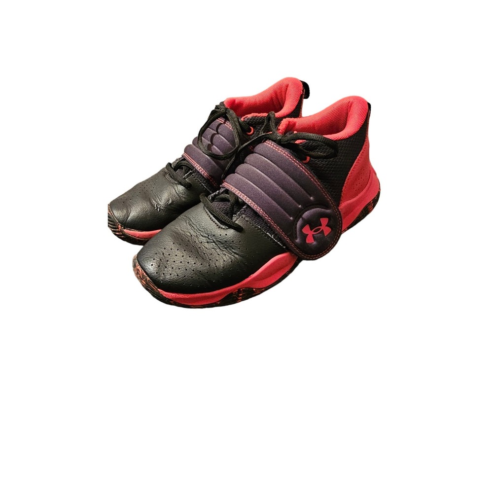 Under Armour Red and Black size 7 YOUTH basketball shoes